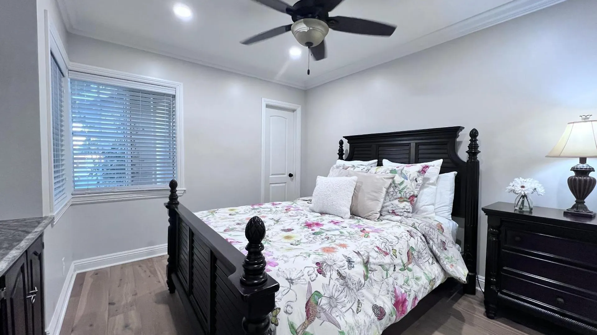 Сasa de vacaciones Spectacular 5 Bedroom, 4 Bath Pool Home Near Disney Anaheim