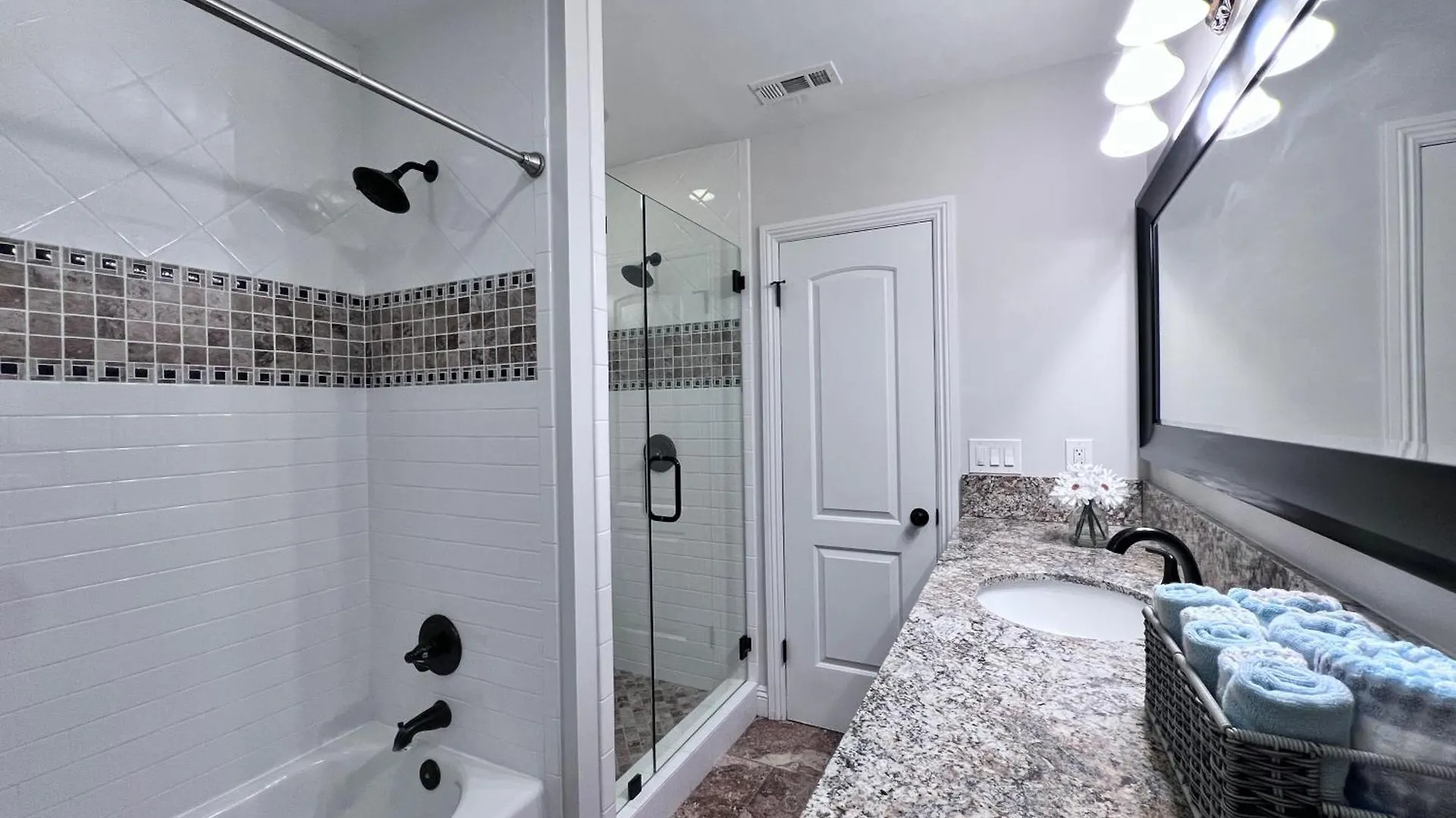 Spectacular 5 Bedroom, 4 Bath Pool Home Near Disney Anaheim