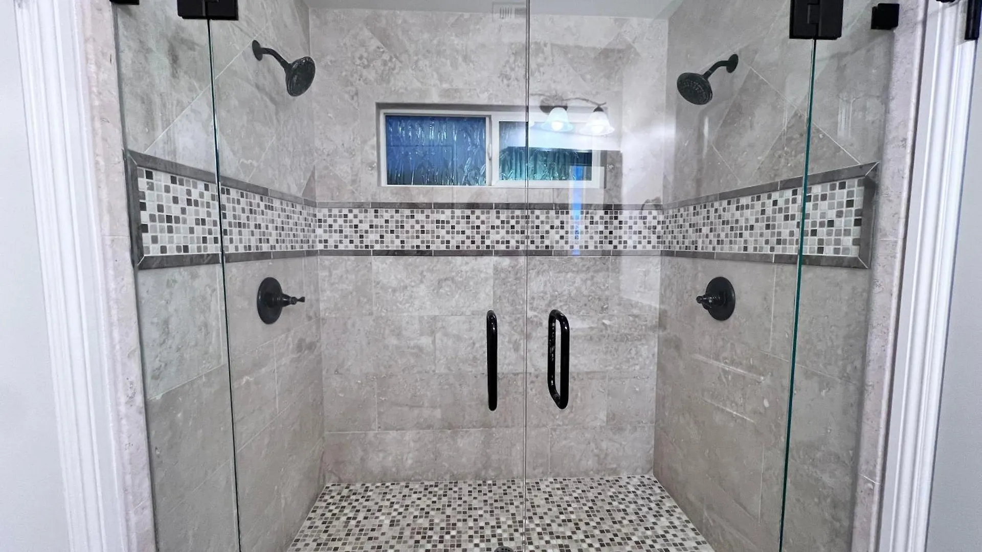 Spectacular 5 Bedroom, 4 Bath Pool Home Near Disney Anaheim